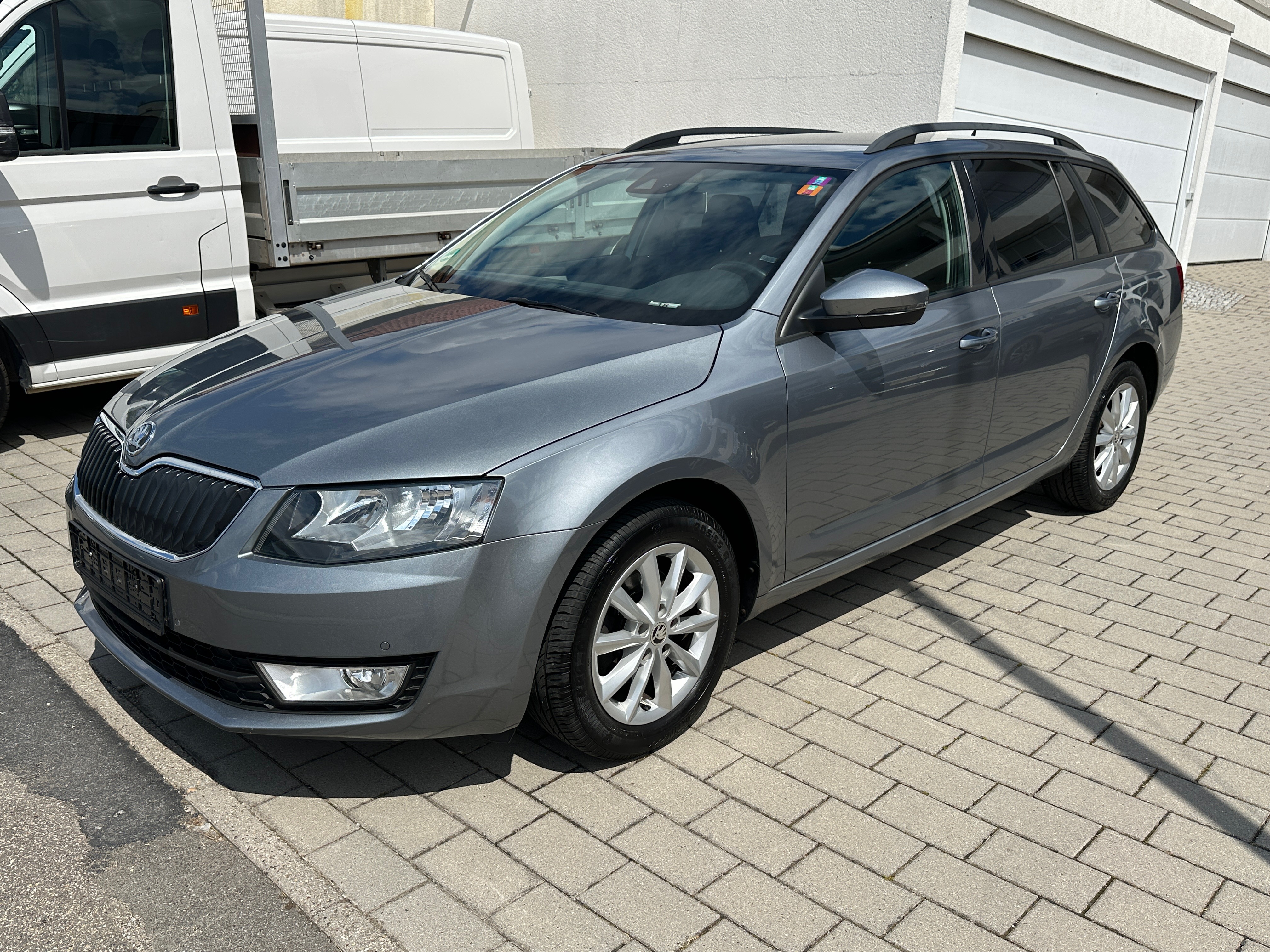 Skoda Octavia 1.6 TDI — 1/8