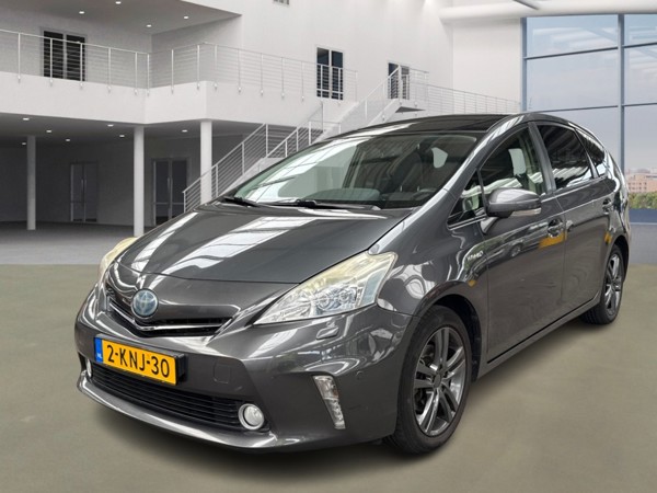 Toyota Prius wagon — 1/8