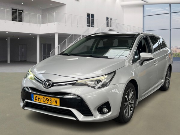 Toyota Avensis touring sports — 1/8