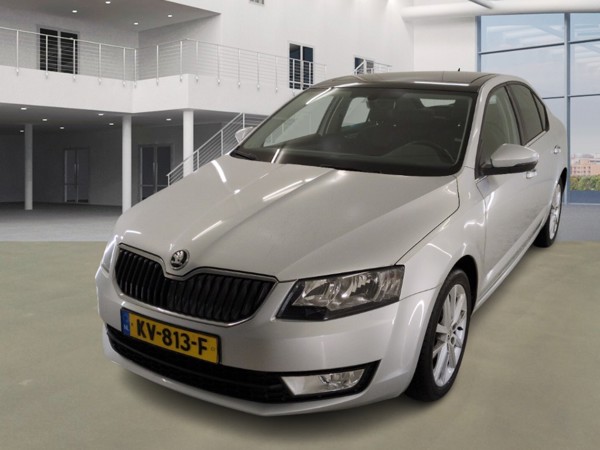 SKODA Octavia — 1/8