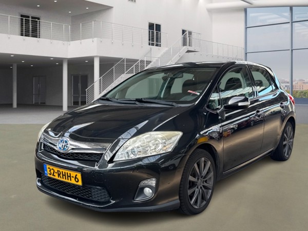 Toyota Auris — 1/8