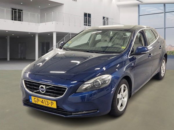 Volvo V40 — 1/8