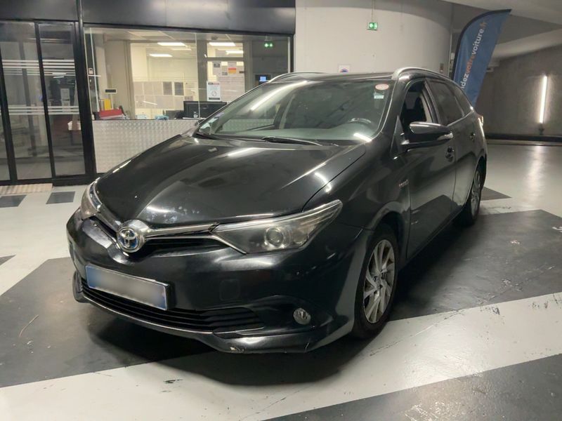 Toyota Auris Touring Sports 1.8 Hybrid — фото 1