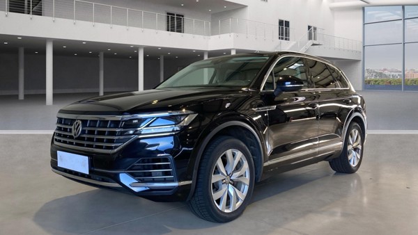 Volkswagen Touareg Carat Exclusive — 1/8