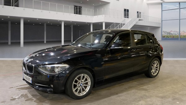 BMW 118D Sport — 1/8