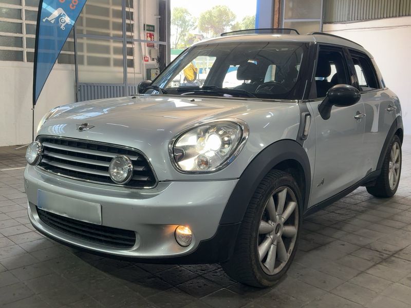 MINI Countryman Cooper D — 1/8