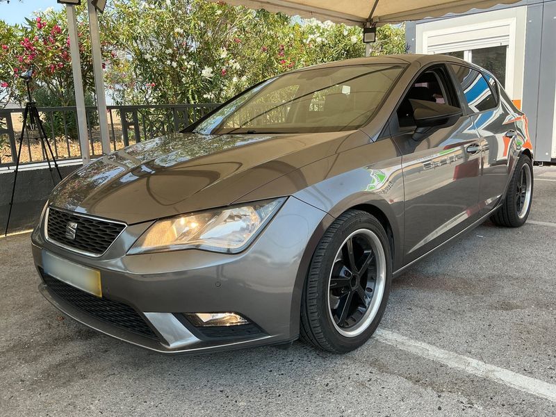 Seat Leon 1.6 TDI — 1/8