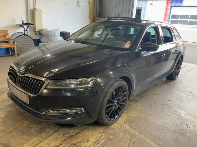 Skoda Superb 2.0 TDI — фото 1