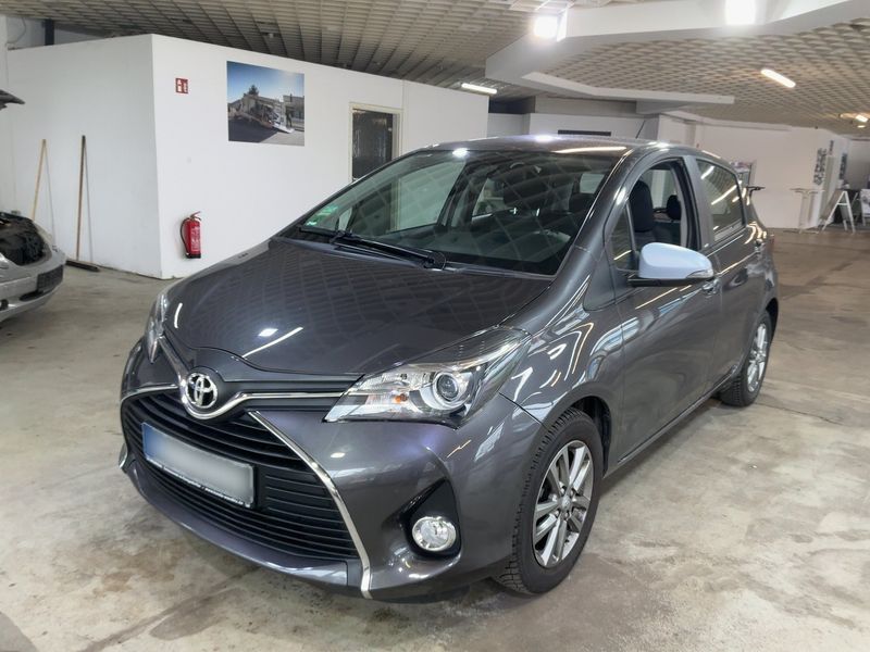 Toyota Yaris 1.0 VVT-i — 1/8