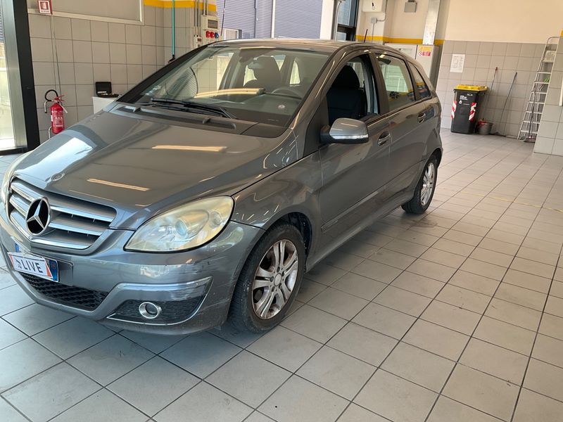 Mercedes-Benz B-Klasse B 180 CDI — 1/8