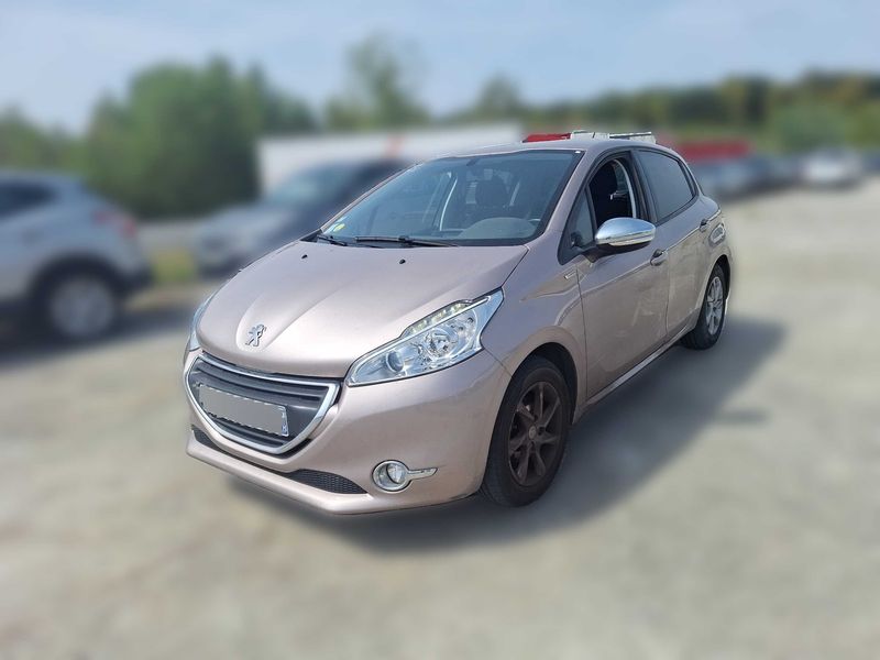 Peugeot 208 1.4 HDi — 1/8