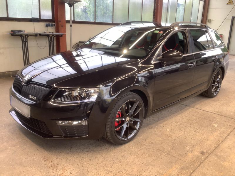 Skoda Octavia 2.0 TSI — 1/8
