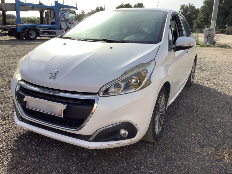 Peugeot 208 1.6 Blue-HDi — 1/8