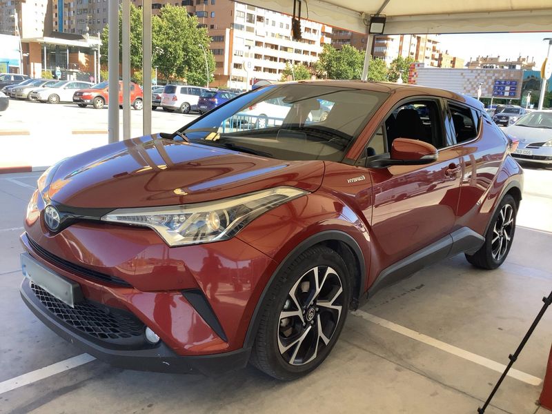 Toyota C-HR 1.8 Hybrid — фото 1