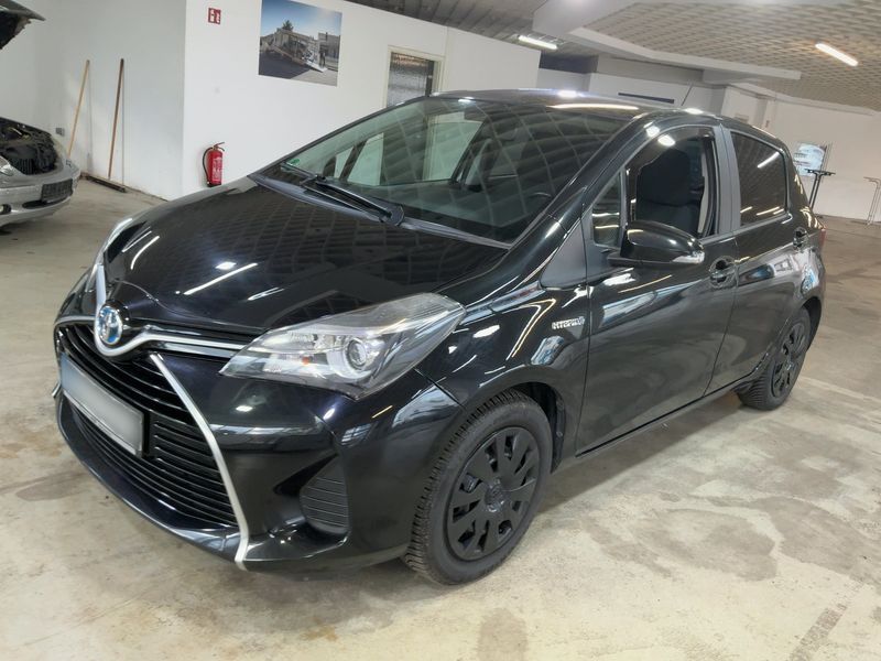 Toyota Yaris 1.5 Hybrid — 1/8