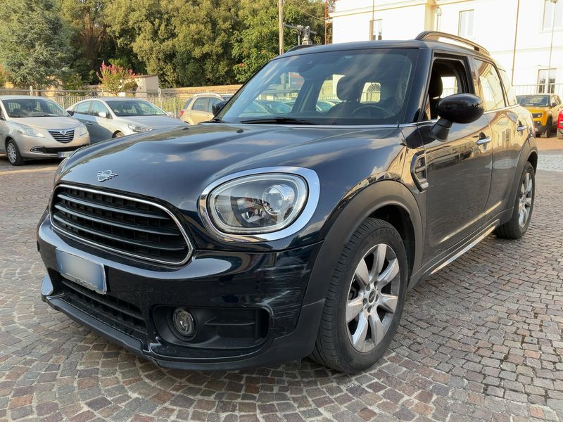 MINI Countryman Cooper D — 1/8