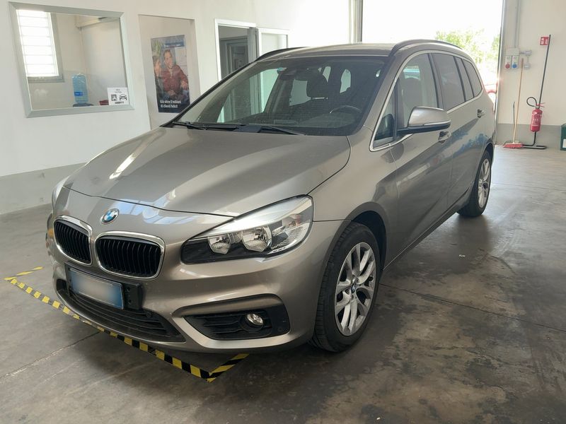 BMW 2er 218d Gran Tourer — 1/8