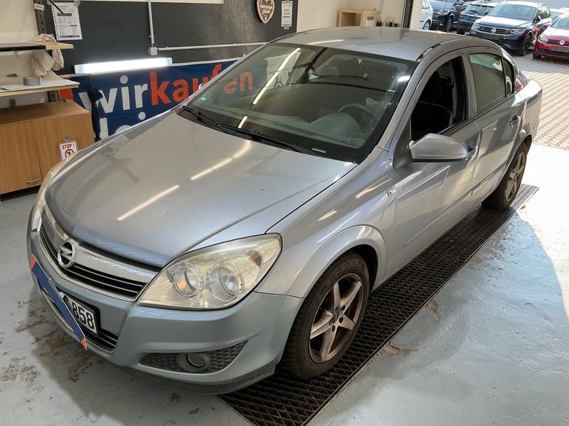 Opel Astra 1.6 — 1/8