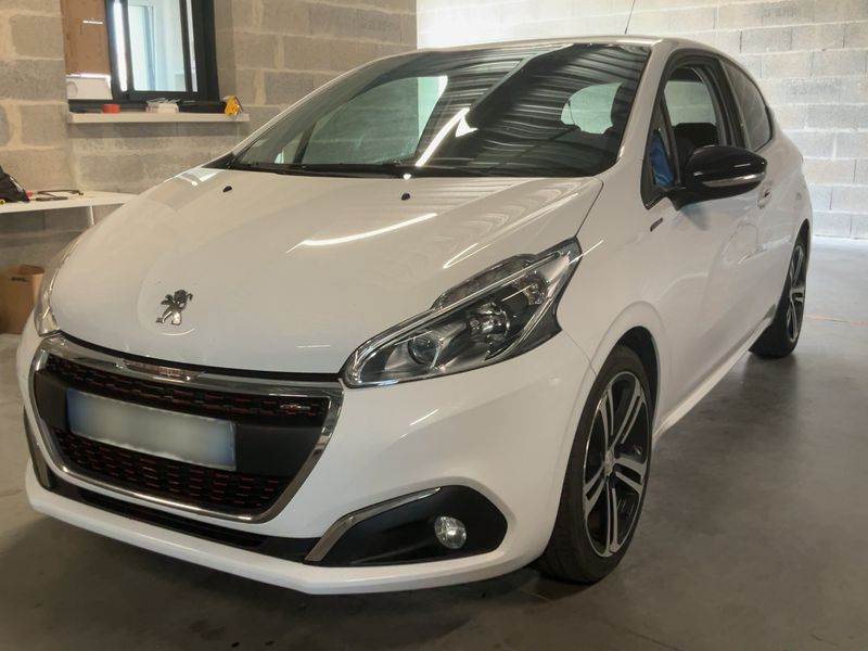Peugeot 208 1.6 Blue-HDi — фото 1