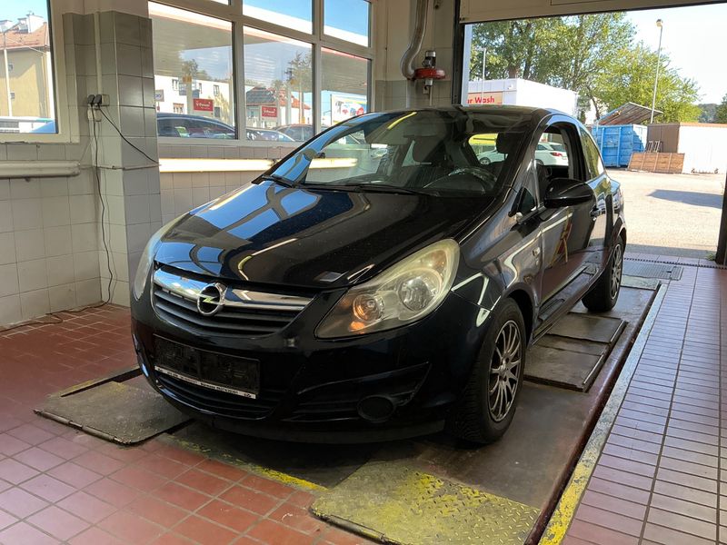 Opel Corsa 1.3 CDTI — 1/8