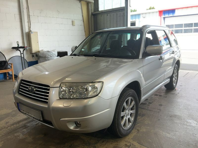 Subaru Forester 2.0 — фото 1