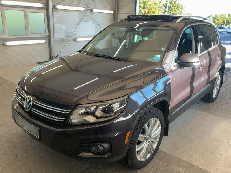 Volkswagen Tiguan 2.0 TSI — 1/8
