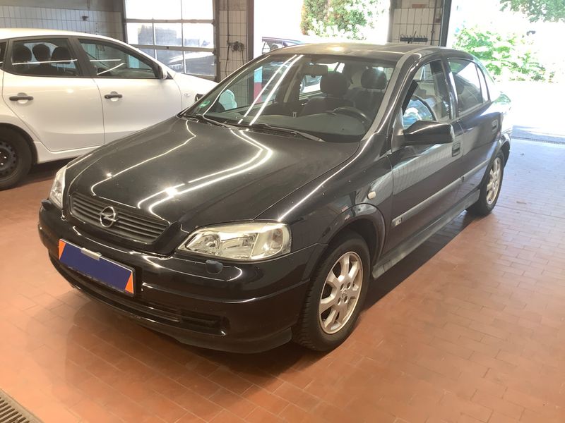 Opel Astra 1.6 — 1/8
