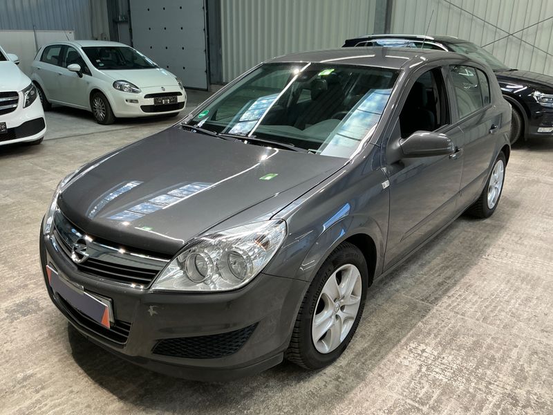 Opel Astra 1.6 — 1/8