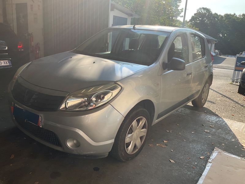 Dacia Sandero 1.5 dCi — 1/8