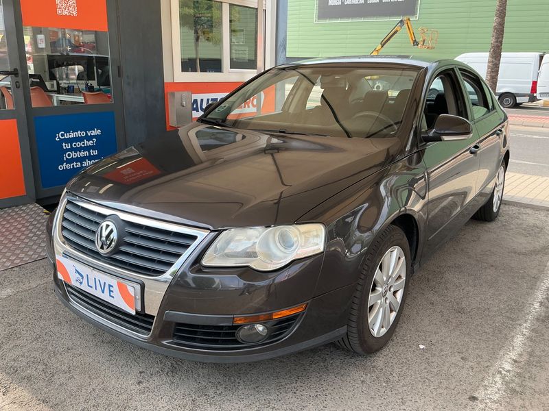 Volkswagen Passat 2.0 TDI — 1/8