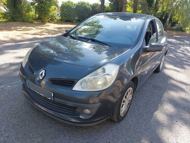 Renault Clio 1.5 dCi — 1/8
