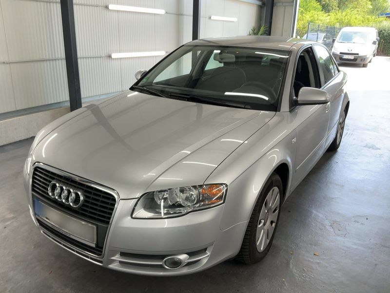 Audi A4 2.0 — 1/8