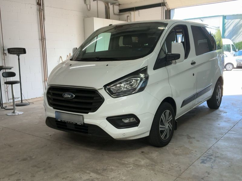 Ford Transit 2.0 TDCi — 1/8