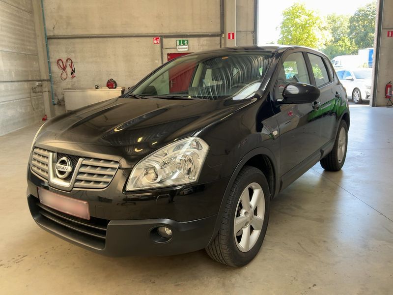 Nissan Qashqai 1.6 — 1/8