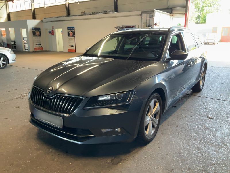 Skoda Superb 2.0 TDI — фото 1