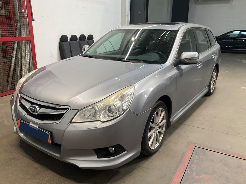 Subaru Legacy 2.5 — 1/8