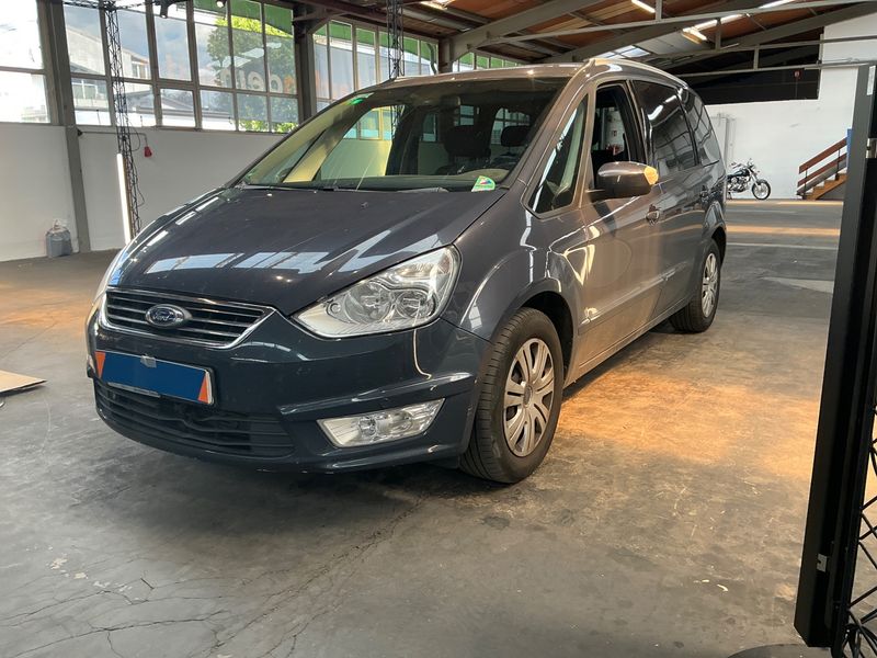 Ford Galaxy 2.0 TDCi — фото 1