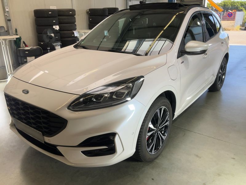 Ford Kuga 2.5 Plug-in Hybrid — фото 1