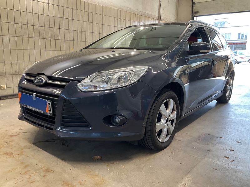 Ford Focus 1.6 Ti-VCT — фото 1