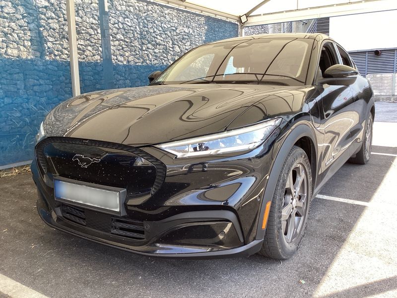 Ford Mustang Mach-E electric drive 216 kW — 1/8