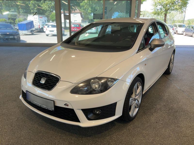 Seat Leon 2.0 TSI — фото 1