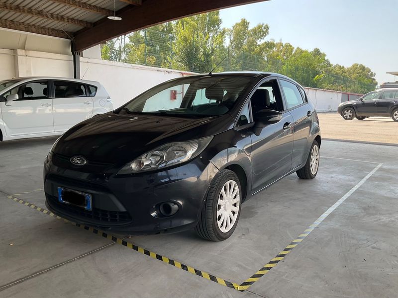 Ford Fiesta 1.25 — фото 1