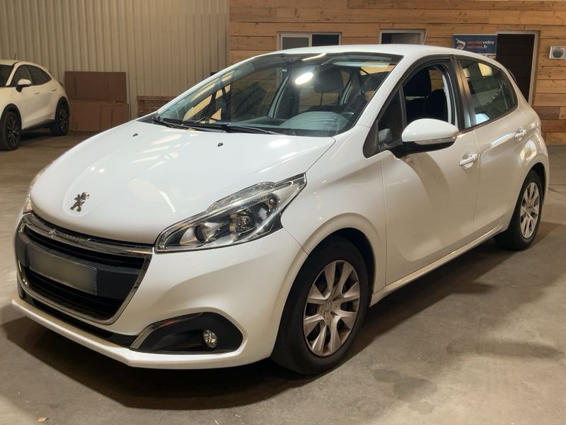 Peugeot 208 1.6 Blue-HDi — фото 1