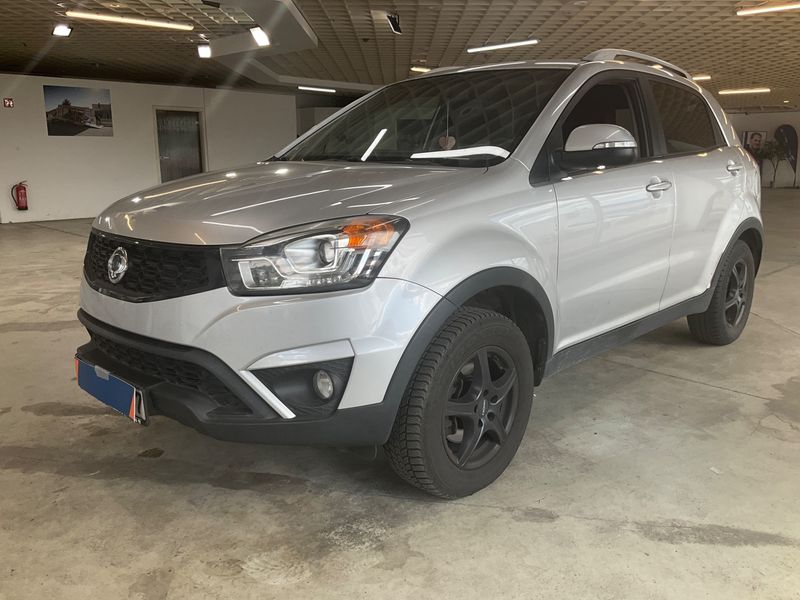 Ssangyong Korando 2.0 — 1/8