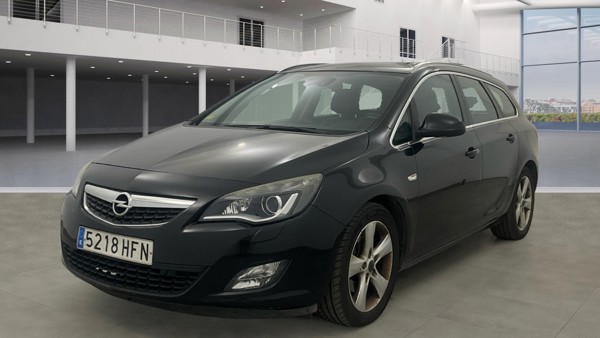 Opel Astra sport tourer diesel — 1/8