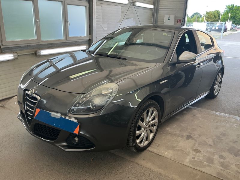Alfa Romeo Giulietta 1.4 Turbo — 1/8
