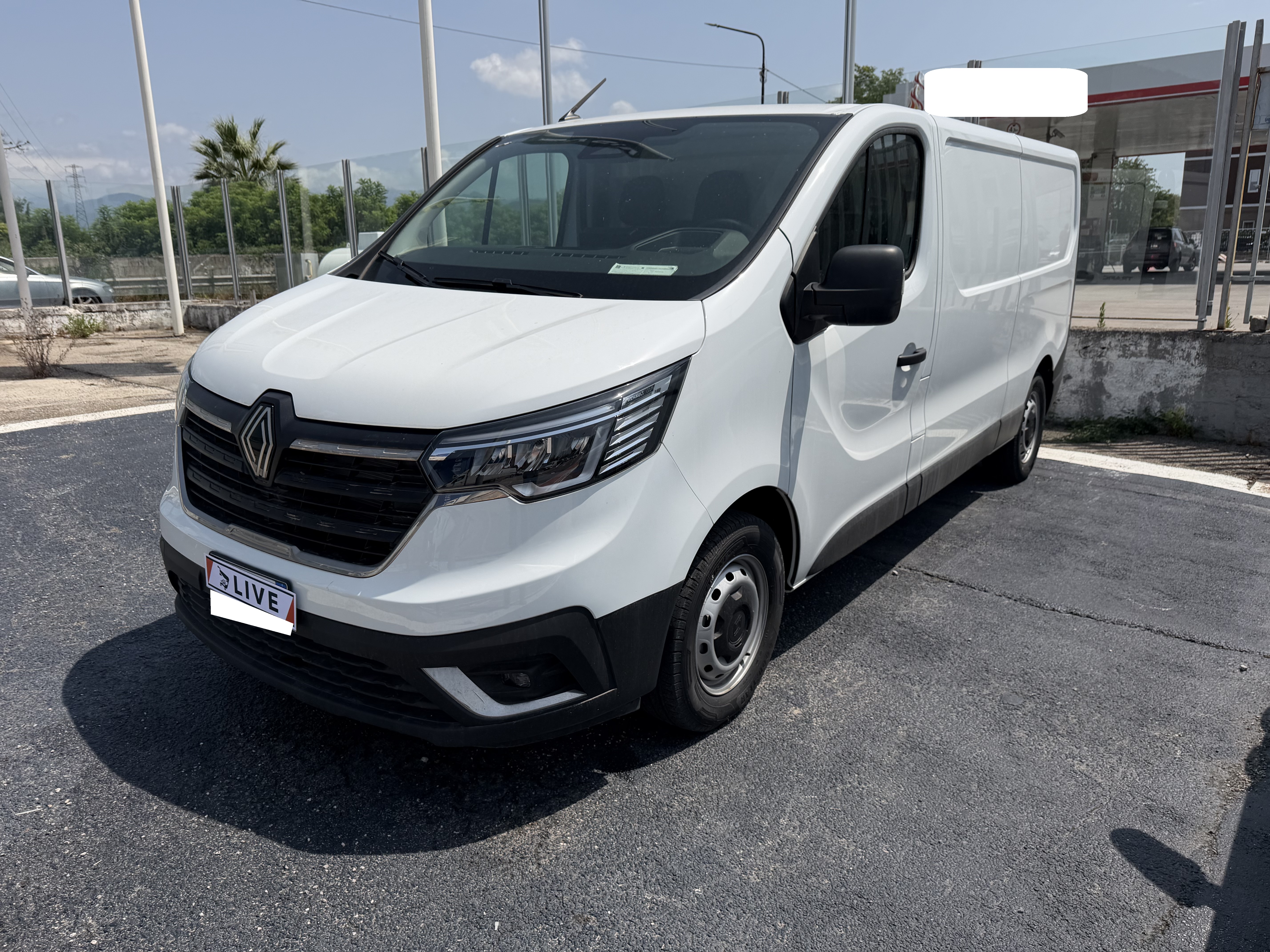 Renault Trafic 2.0 BLUE dCi — 1/8