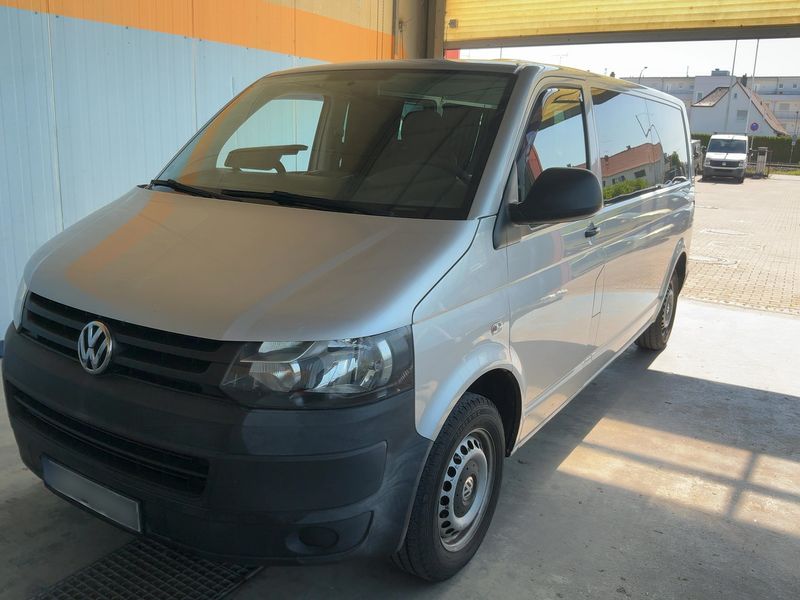 Volkswagen T5 Kombi 2.0 TDI — 1/8