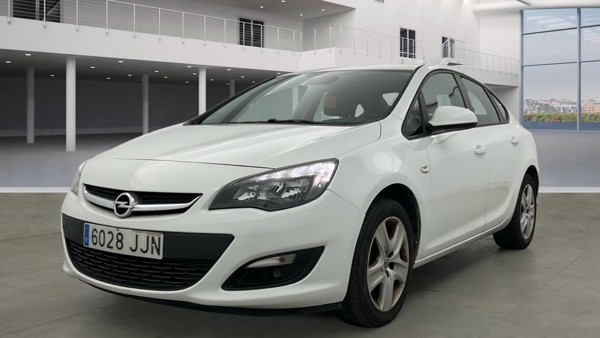 Opel Astra sedán diesel — 1/8