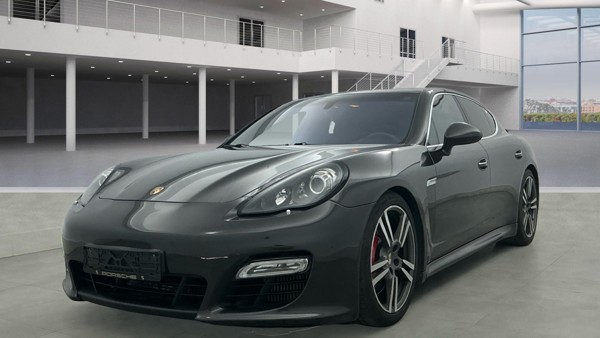 Porsche Panamera — 1/8